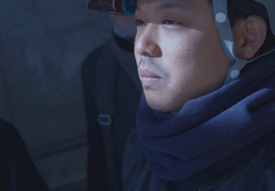 松葉型枠で働く職人