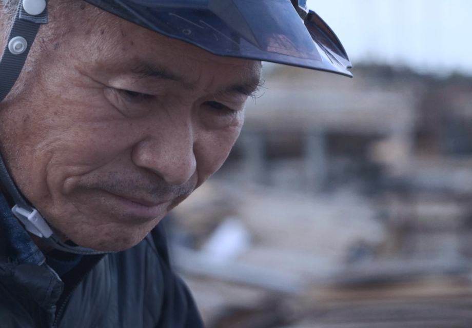 松葉型枠で働く職人