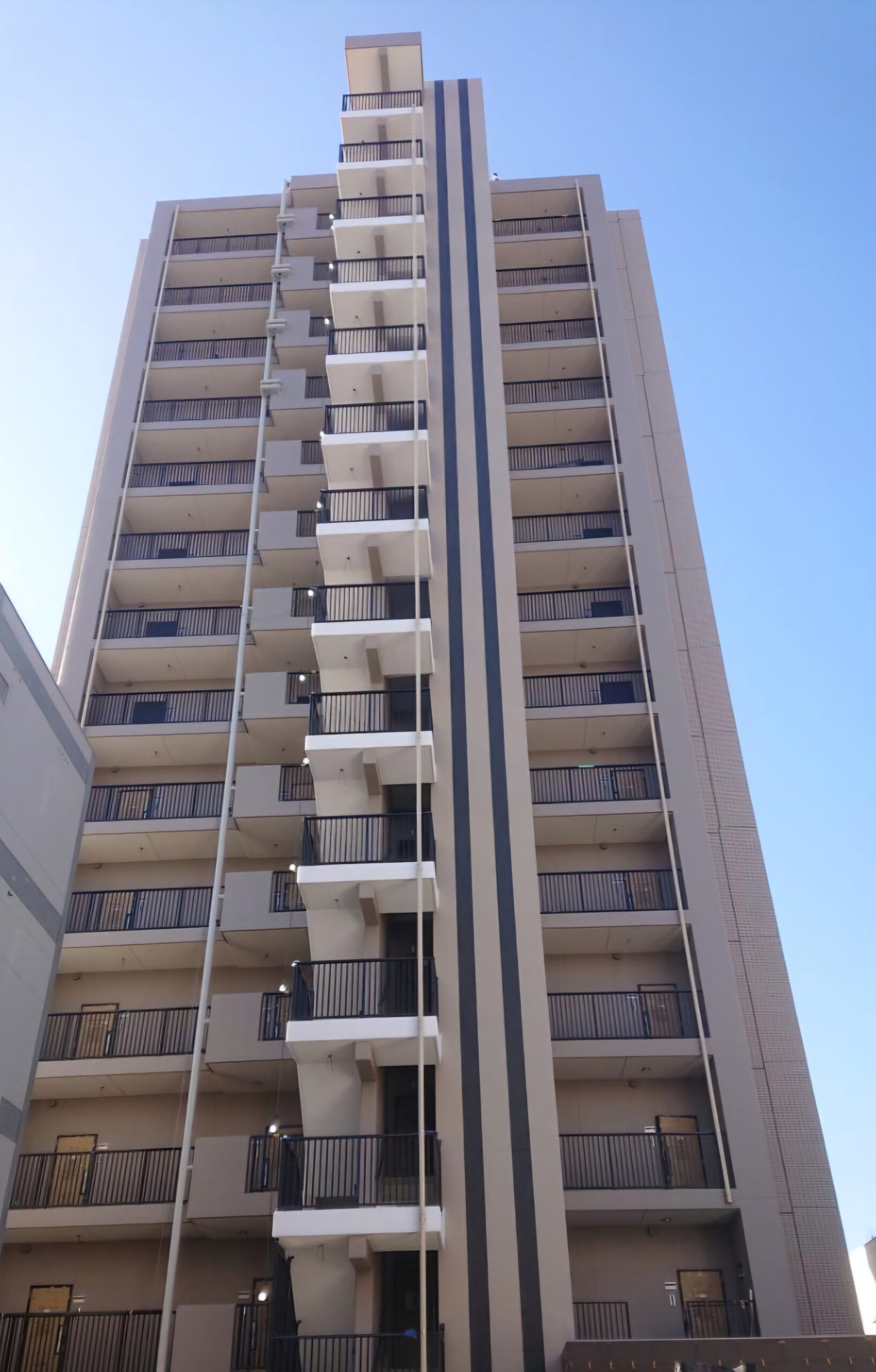 M市 共同住宅14階建て